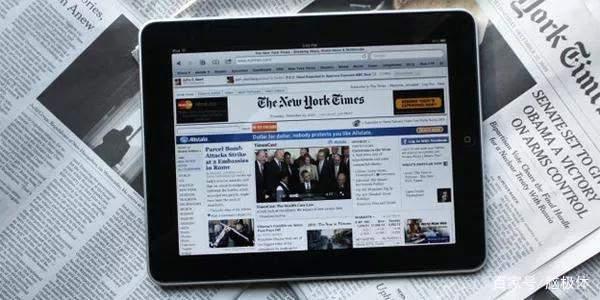 怎么用英語談?wù)摶ヂ?lián)網(wǎng)新聞(舉行一場關(guān)于互聯(lián)網(wǎng)的討論用英語怎么說)