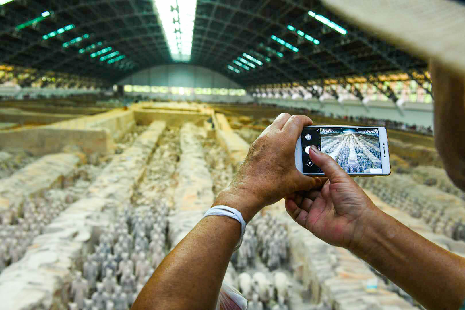 兵馬俑互聯網新聞(女子發現兵馬俑動 新聞)