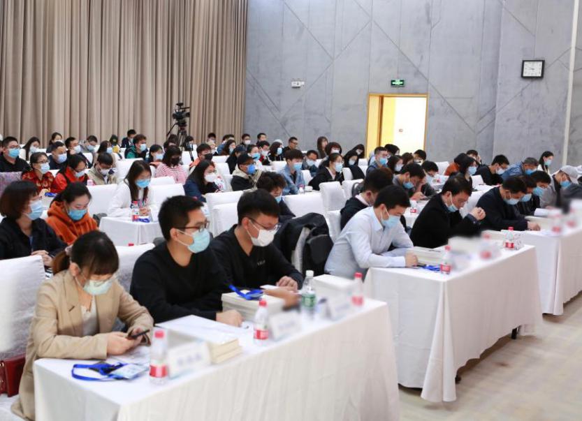 互聯網新聞服務的從業人員(互聯網新聞服務的從業人員包括哪些)