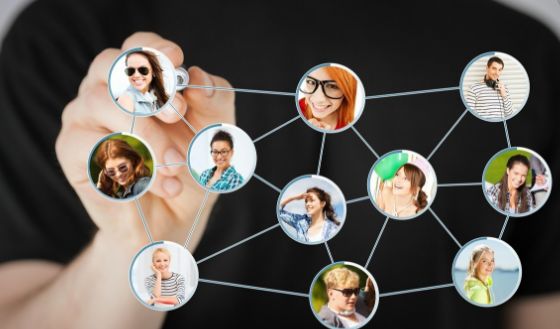 互聯(lián)網(wǎng)新聞社交(互聯(lián)網(wǎng)語(yǔ)境下的新聞?wù)鎸?shí))